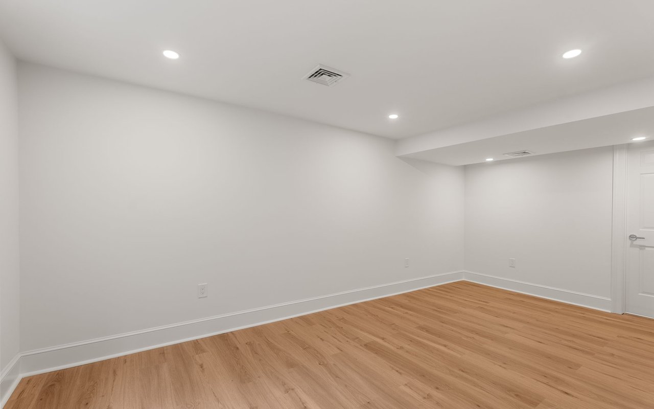 95 Sylvan Lane Weston, MA 02493
