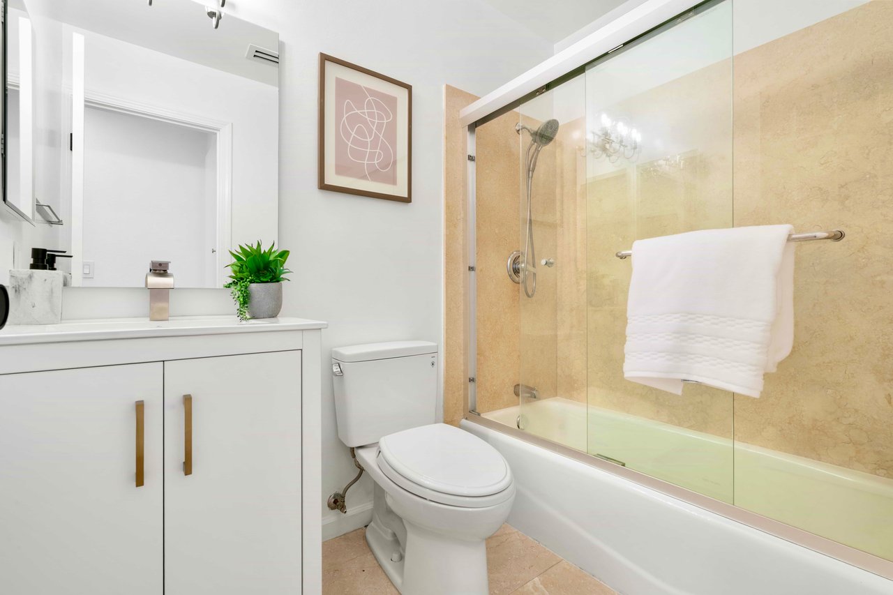 32490 Lake Temescal Ln