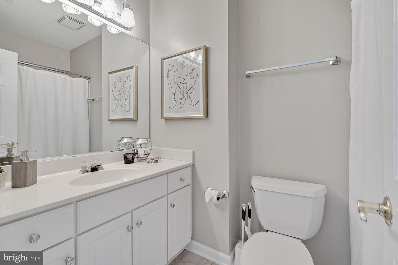 2407 20Th St NW Unit #1096, Washington, DC 20009