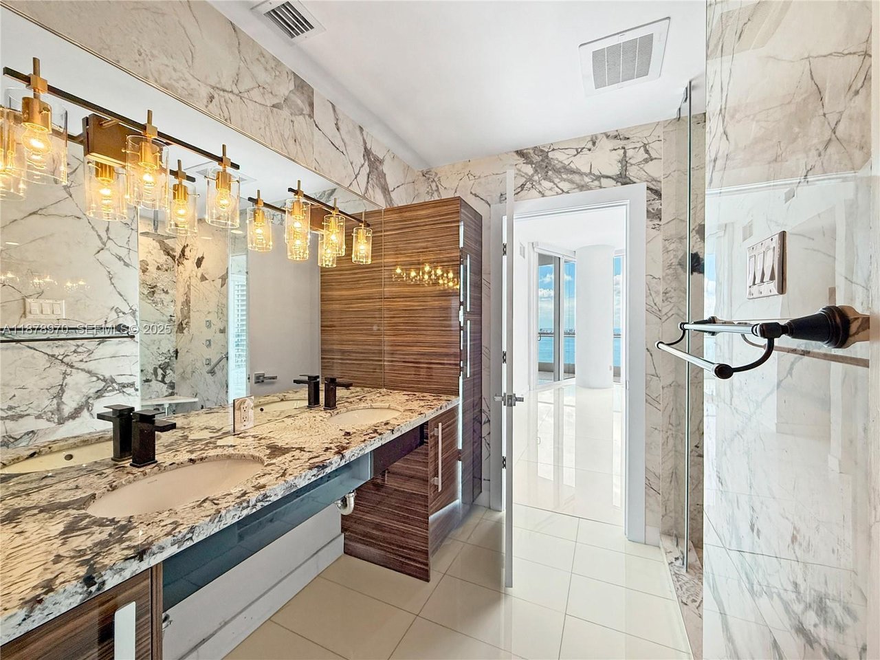 miami-condo-luxury-bathroom