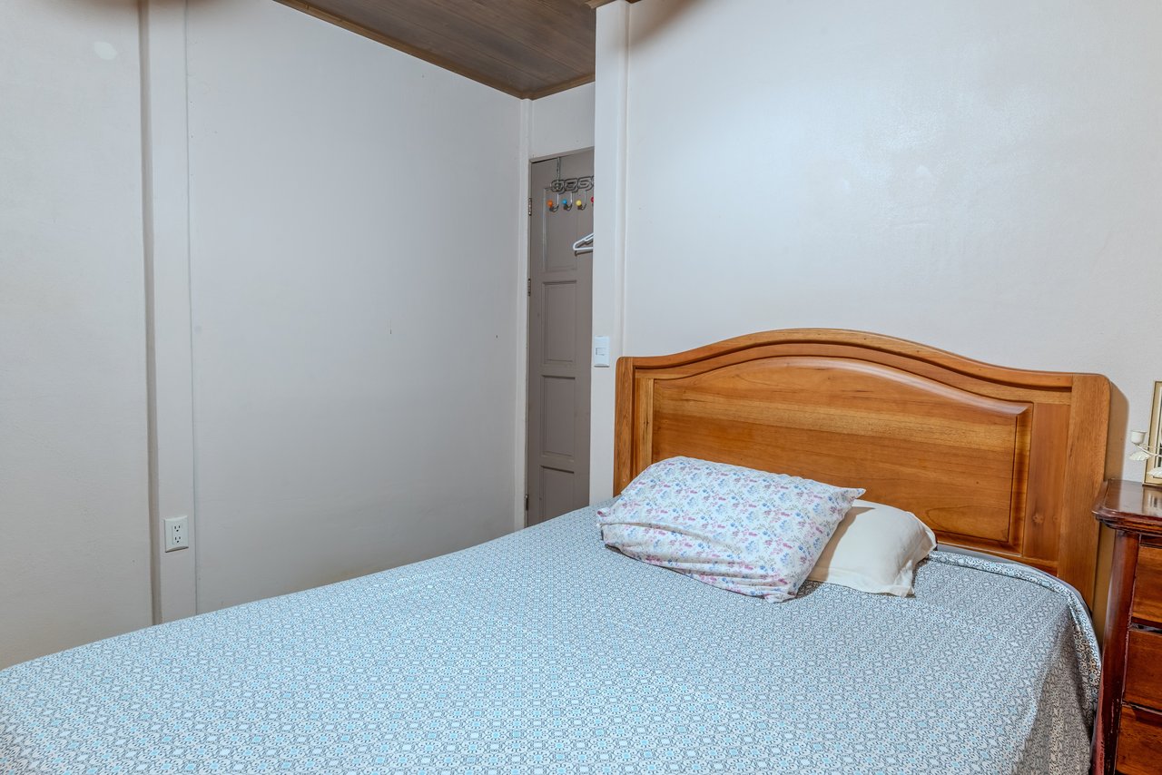 Multi-Family Compound, 4 Fully Furnished Units | 15 Minutes to the Beach