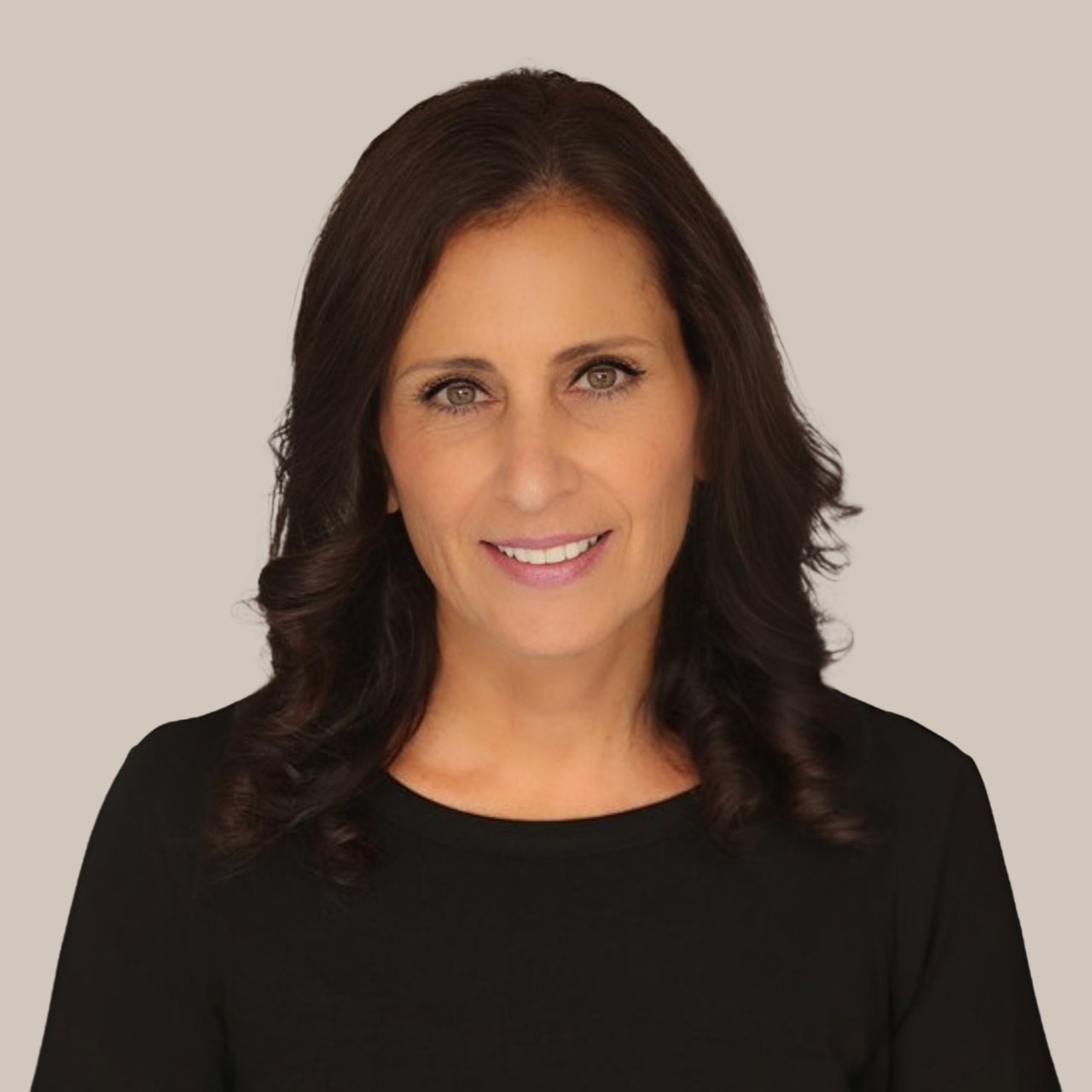 Suzanne Garcia Burlingame, CA Real Estate Agent Headshot