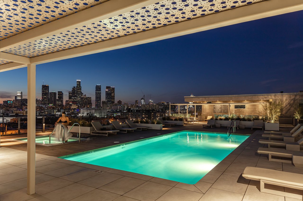 527 Molino St Unit: 202