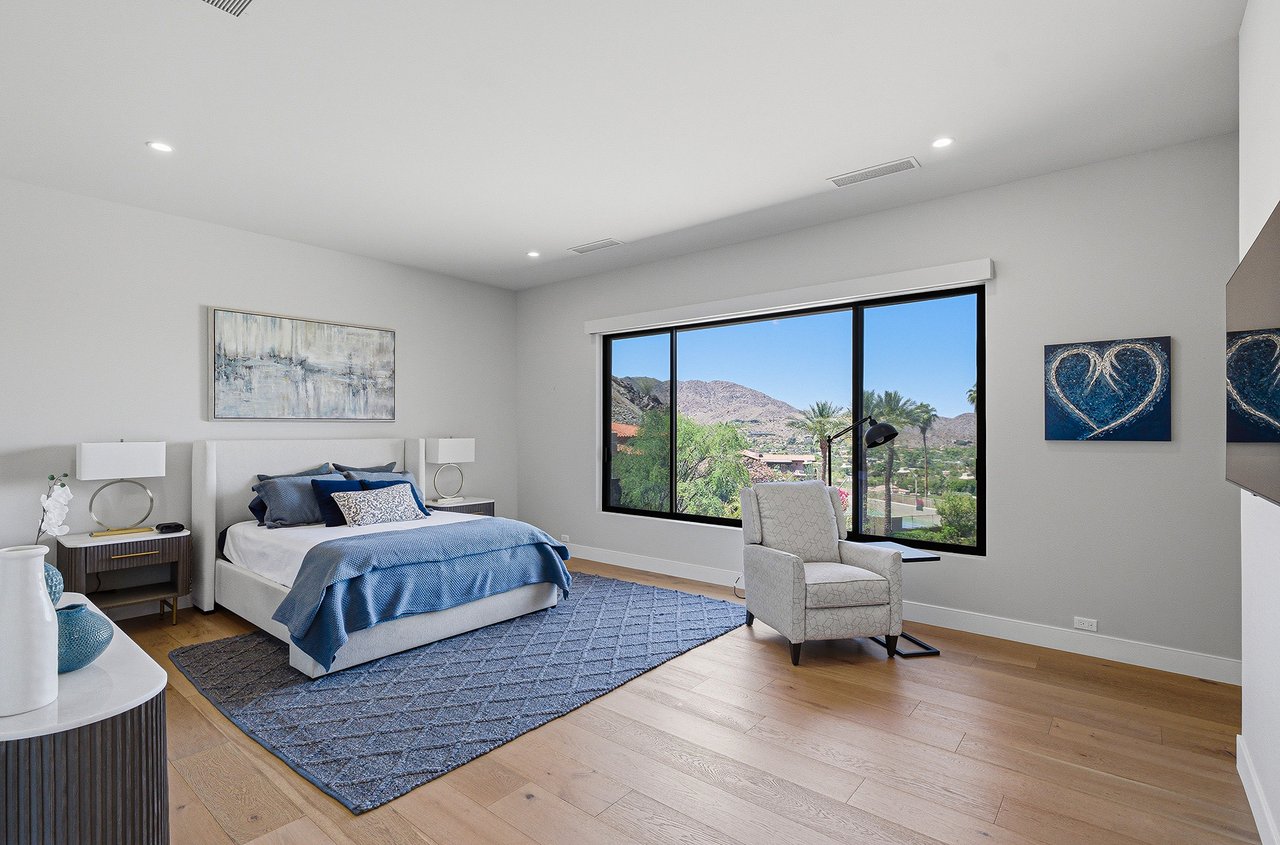 5411 E ROADRUNNER Road