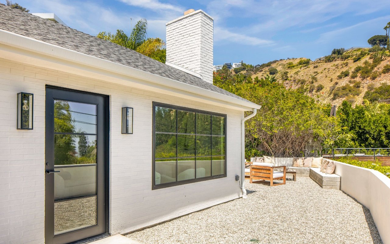 8353 Sunset View Dr