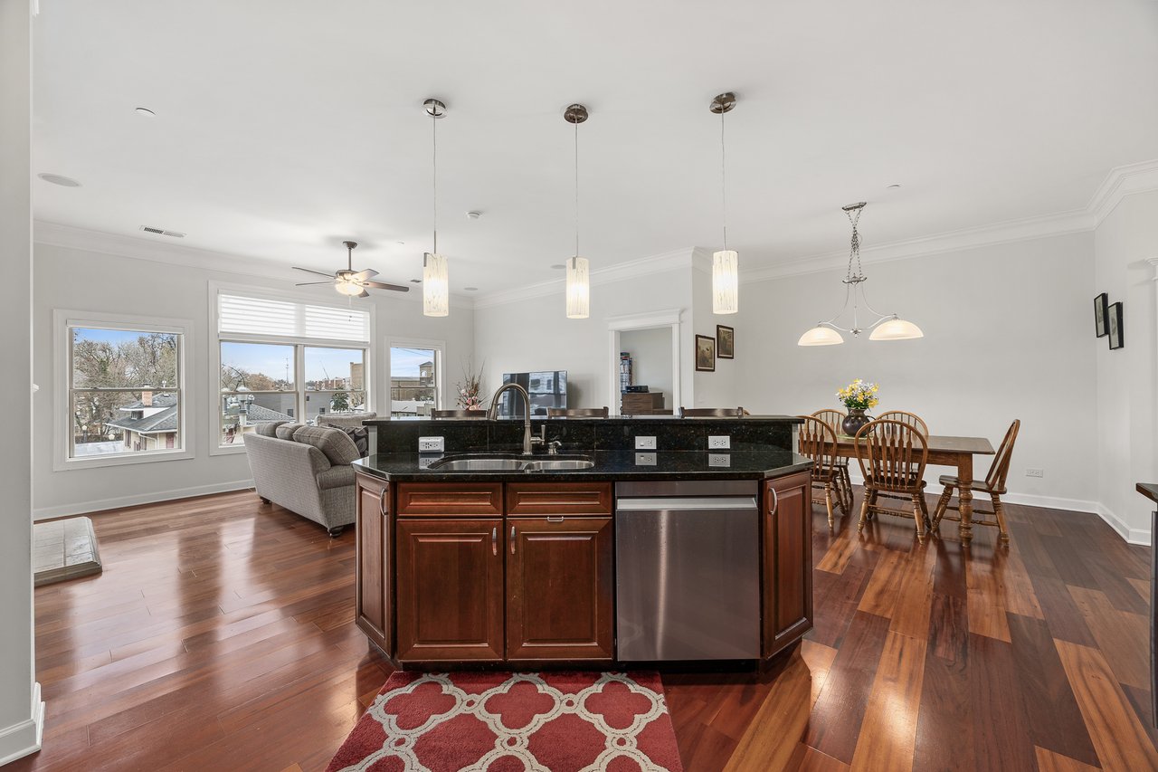 4929 Forest Ave, Unit 2E, Downers Grove