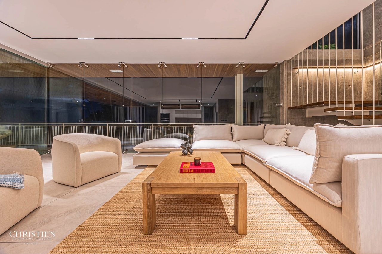 Freshly Built Tropical Design Villa Overlooking the Iconic Whale’s Tail