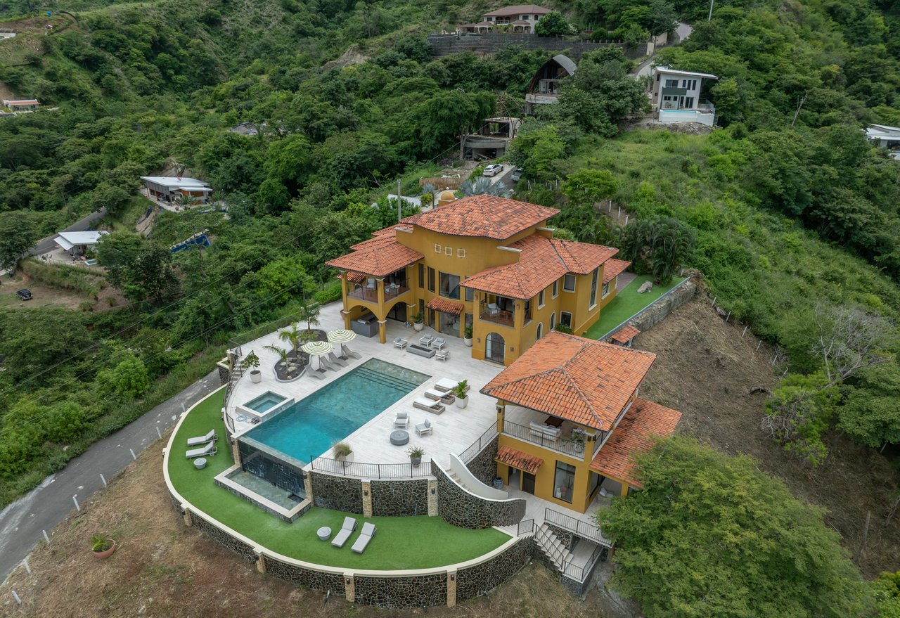 Casa Loro - Luxury Estate