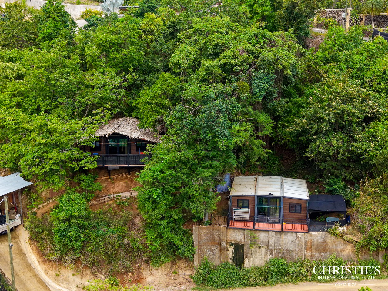 LE CLOS - An Exclusive Three-Residence Estate 