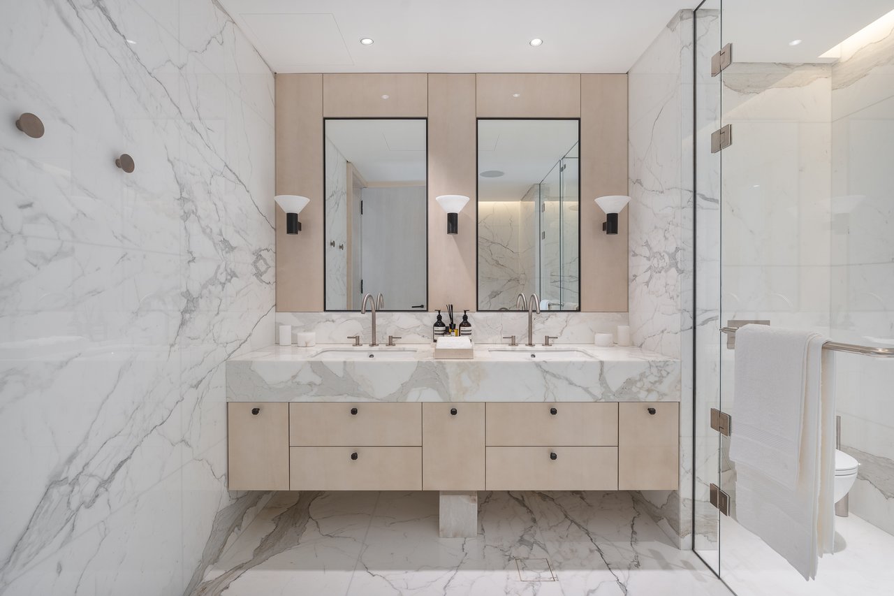 Four Seasons Private Residences - Penthouse 