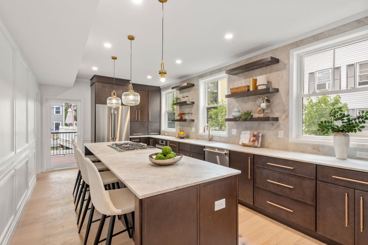 9 Russell Street Charlestown