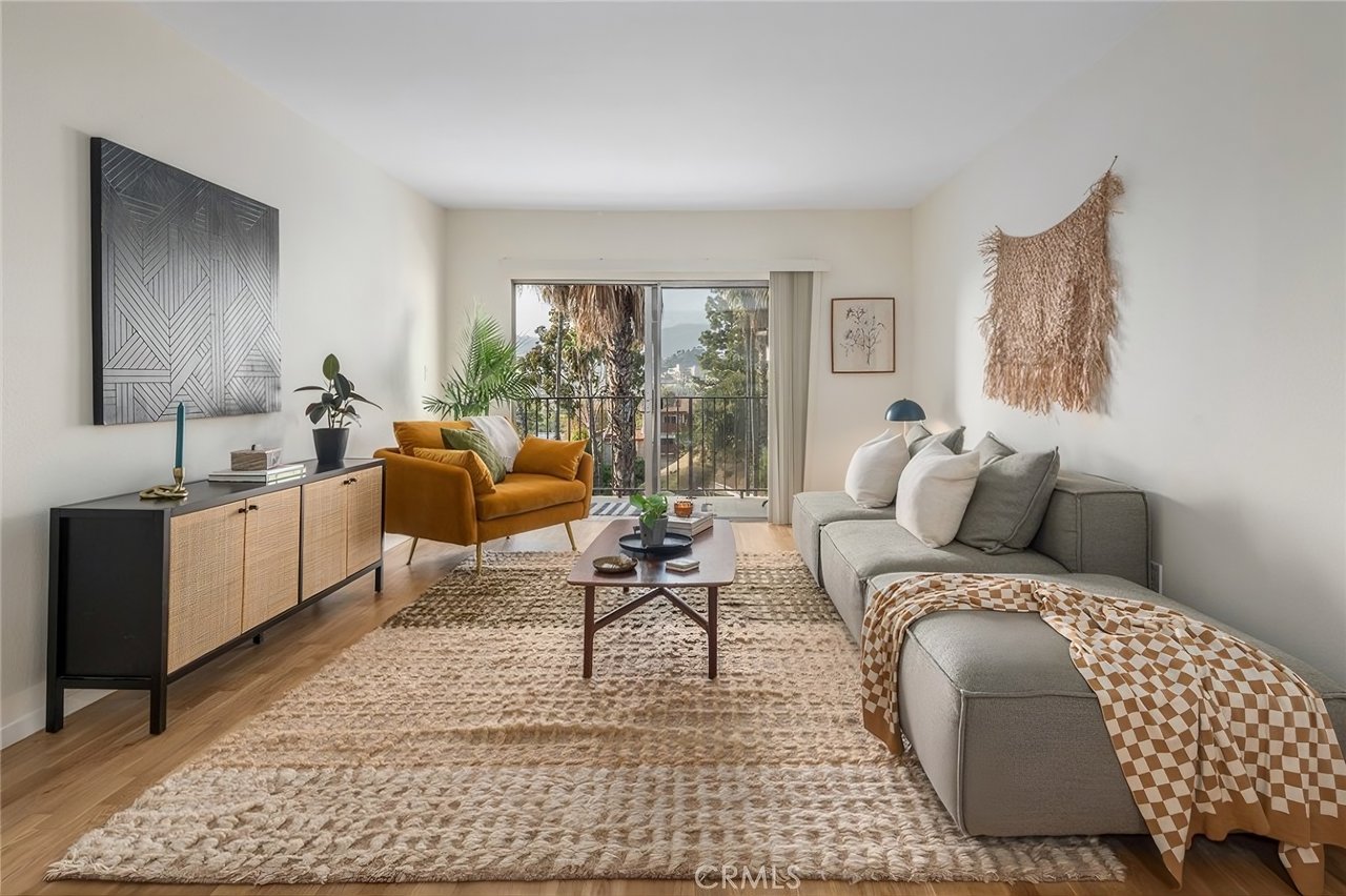 1517 E Garfield Avenue #82