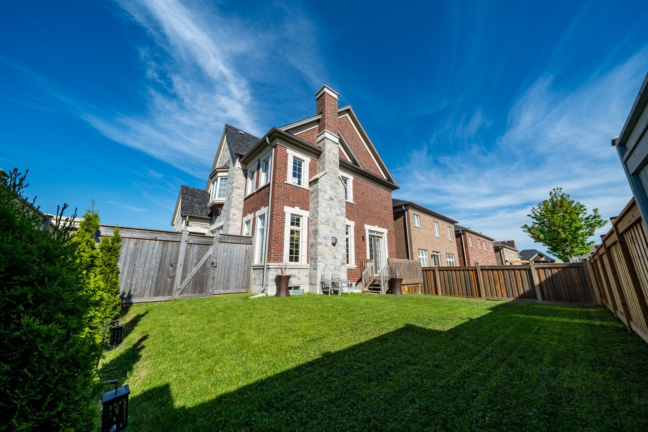 130 Drizzel Crescent