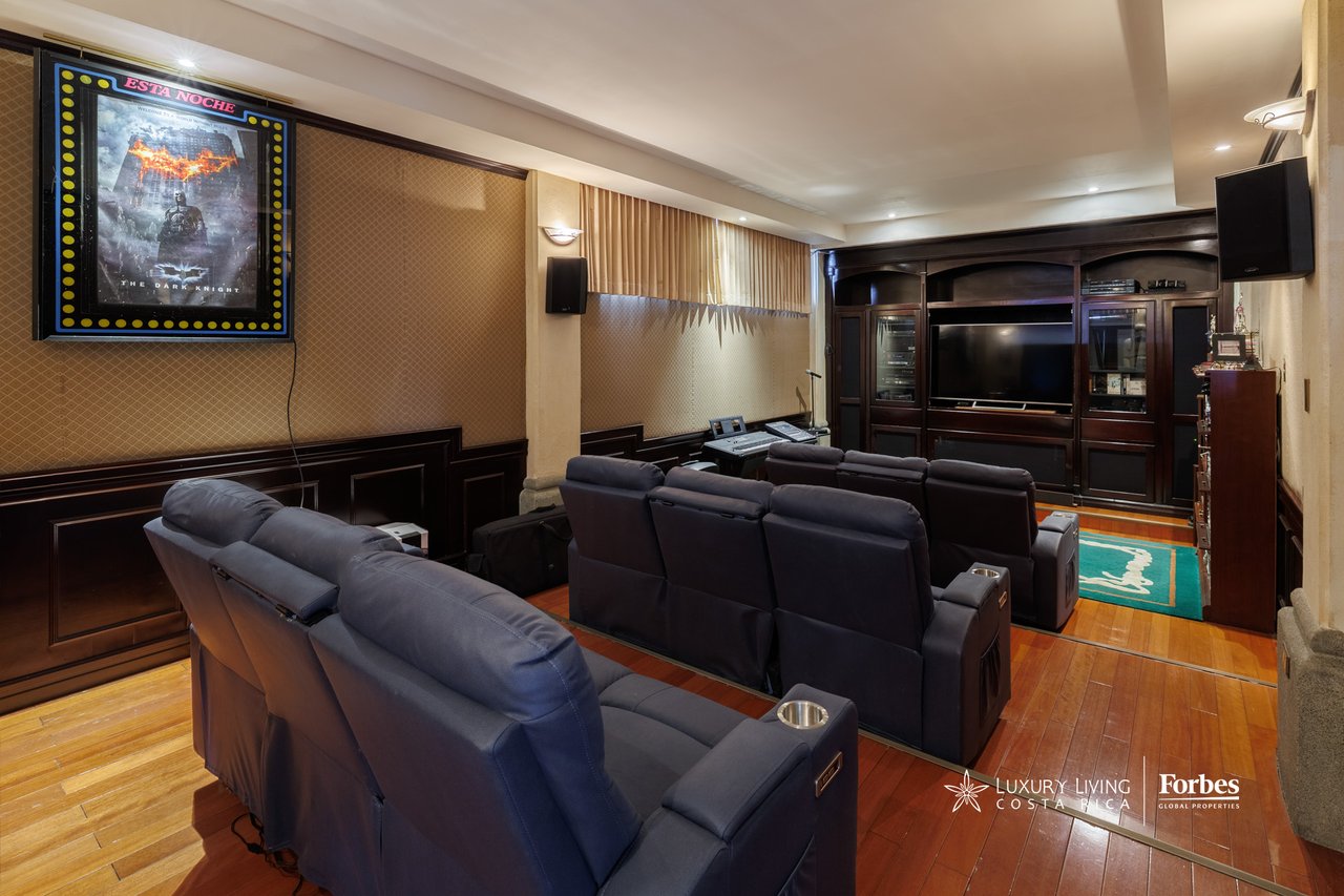 21560 - Casa Grand Court | Residence with Tennis Court in Moravia