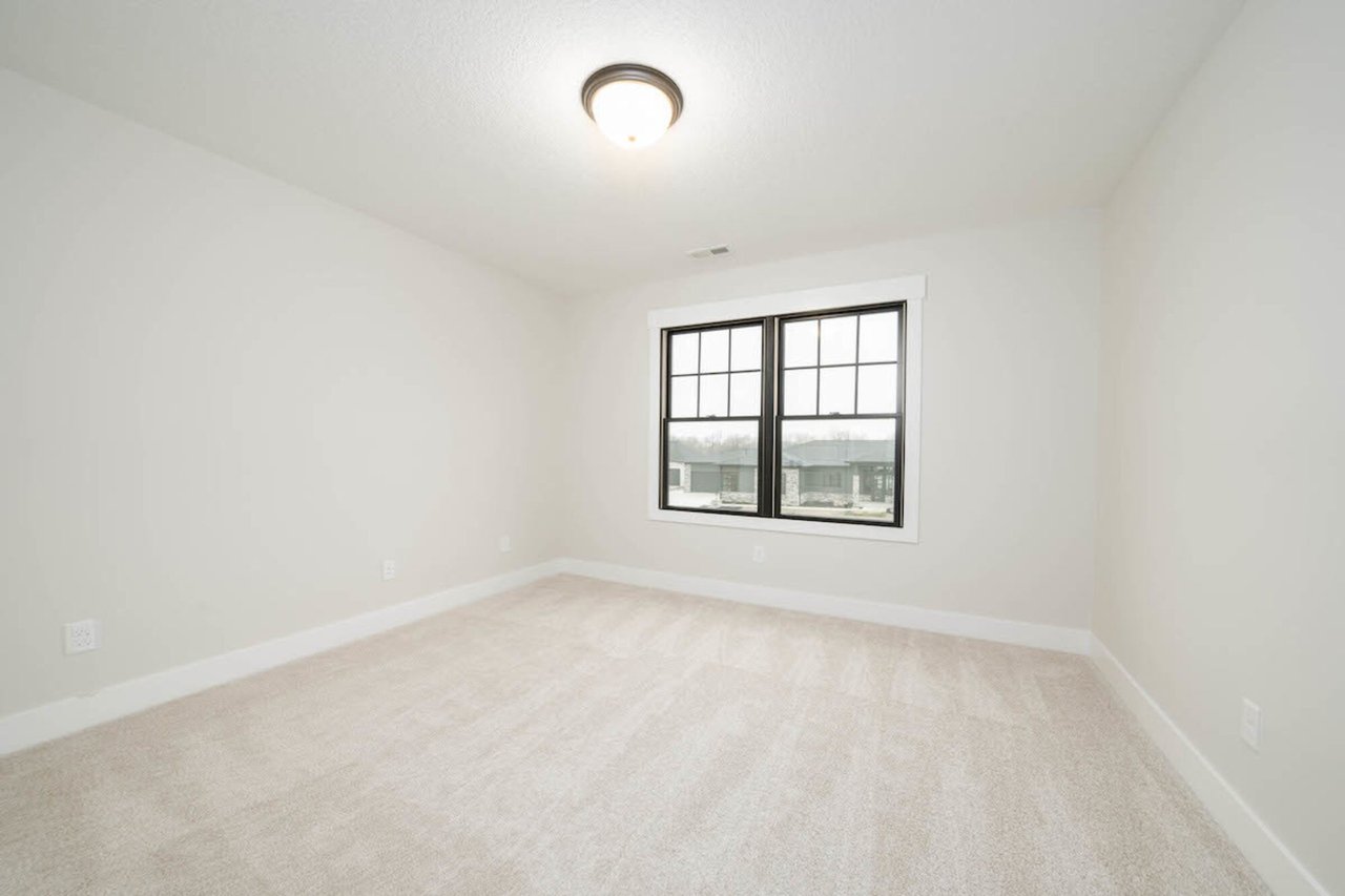 137 W Basalt Dr