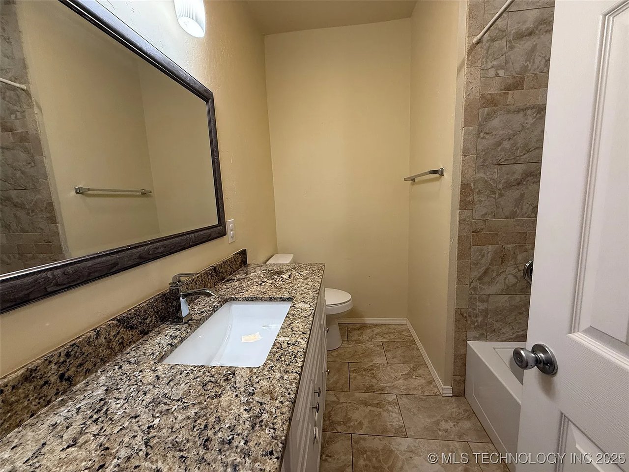 116 SW 5th St