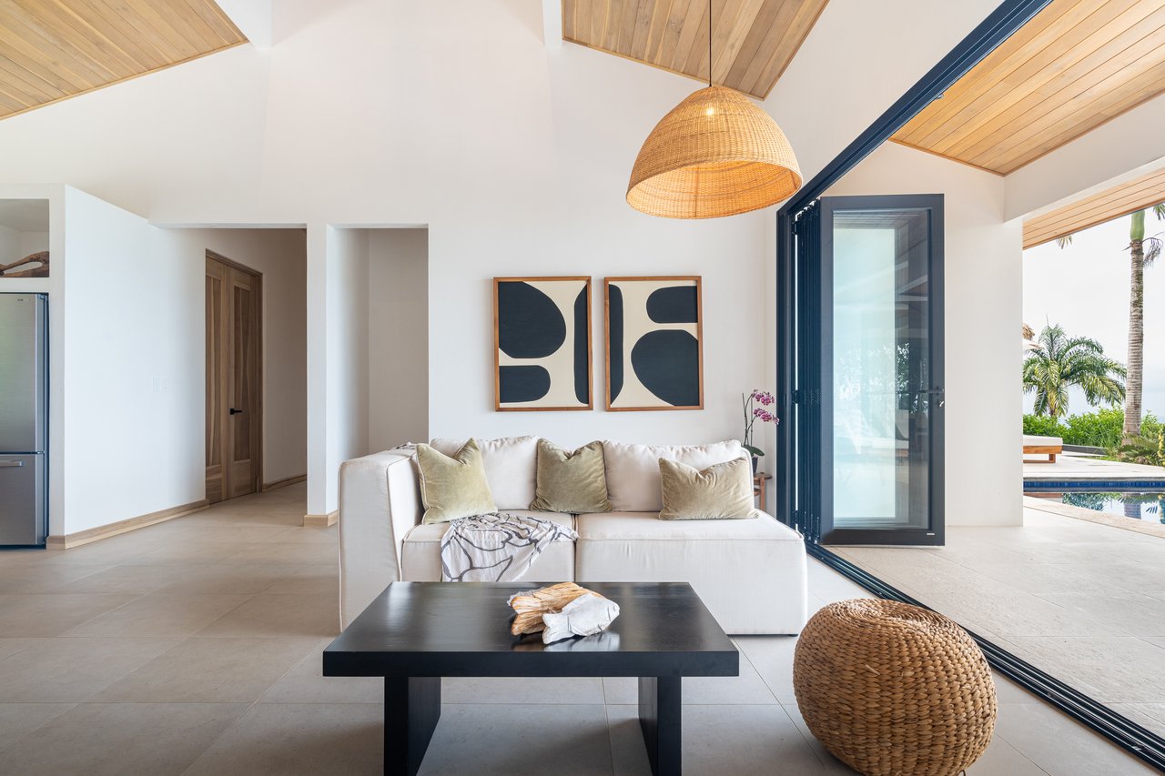 Casa Amarilla – Oceanfront Luxury Meets Sustainable Living in Tres Rios