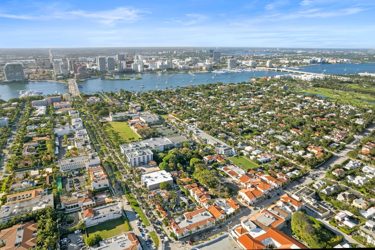 Mid-Island Townhouse