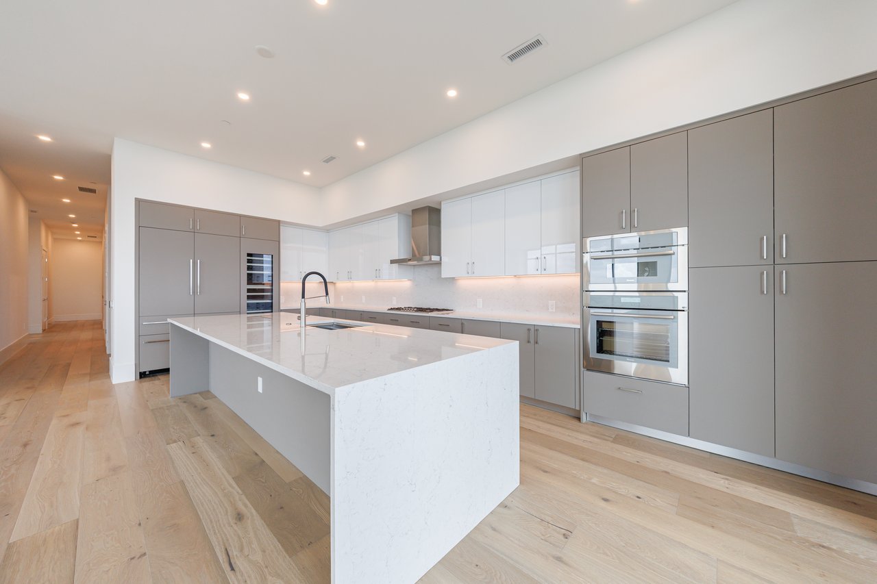 2425 Peachtree Road Unit 1806