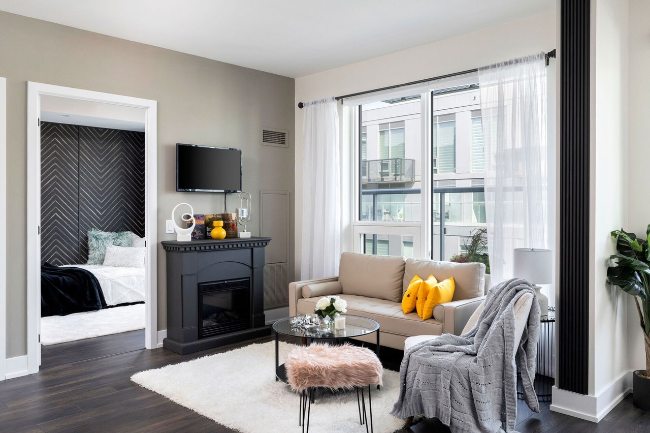 720-2450 Old Bronte Road Unit: 720