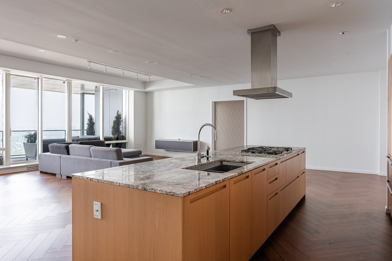 Suite 5302- 180 University Avenue