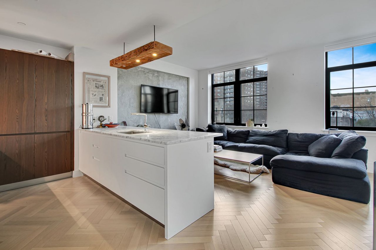 100 Avenue A 6C