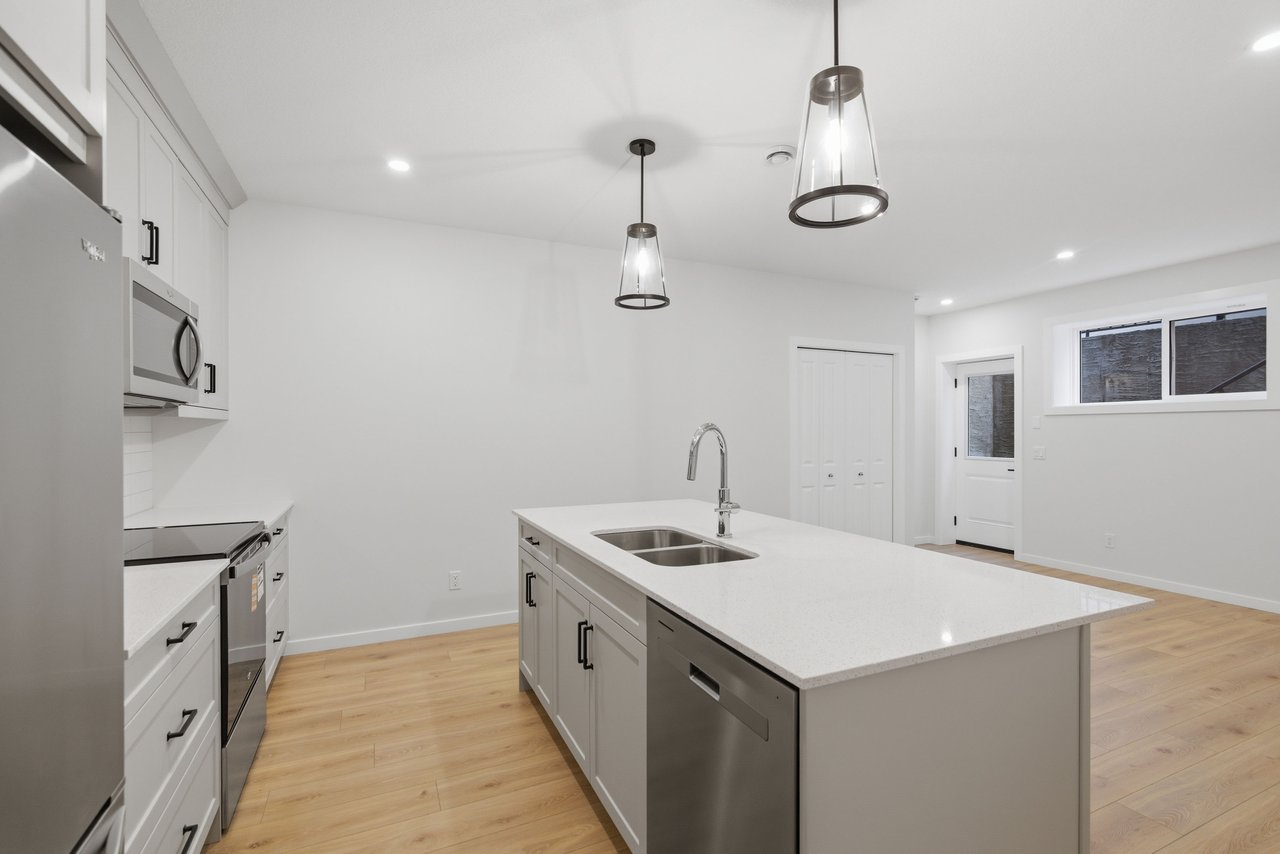 378 Bessborough Drive SW