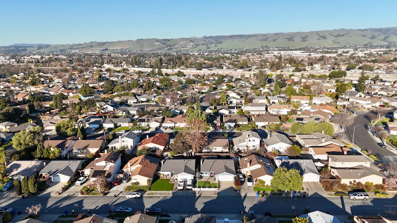 32490 Lake Temescal Ln