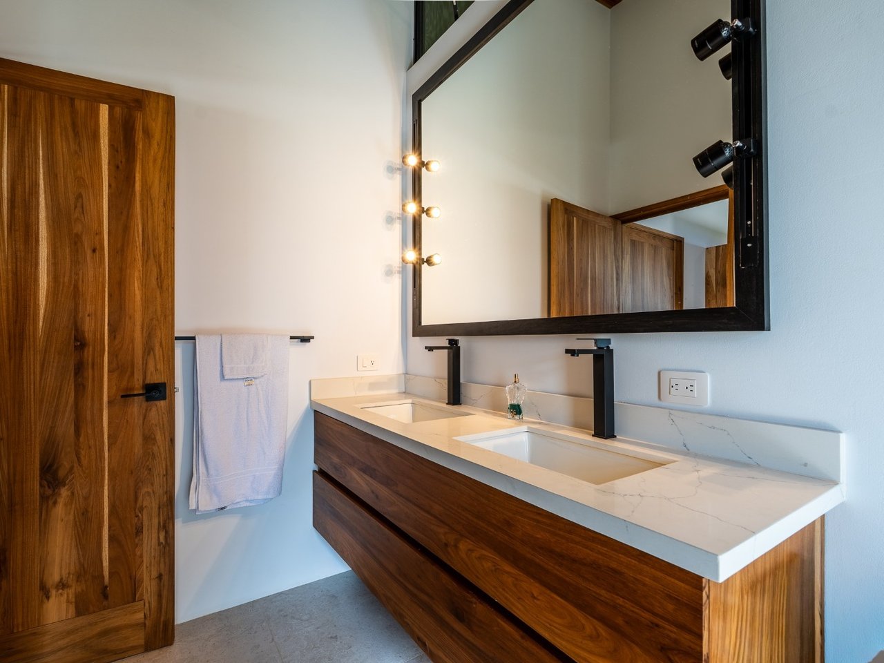 Brand New Modern Ocean View Home in Phase 5, Ojochal