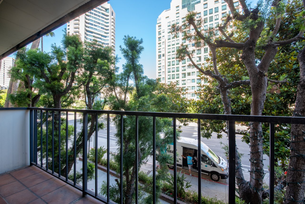 10535 Wilshire Blvd #D12, Westwood