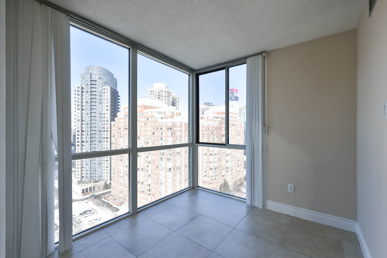 2109-350 Webb Drive, Mississauga