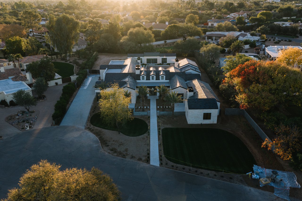 5717 E VIA LOS RANCHOS