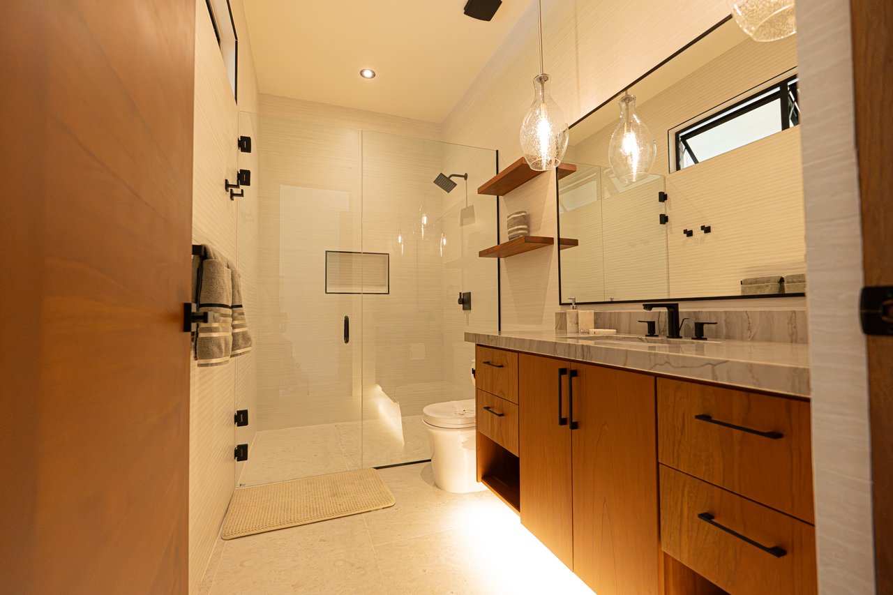 3 Bedroom Luxury Modern Tropical Home in Dominical