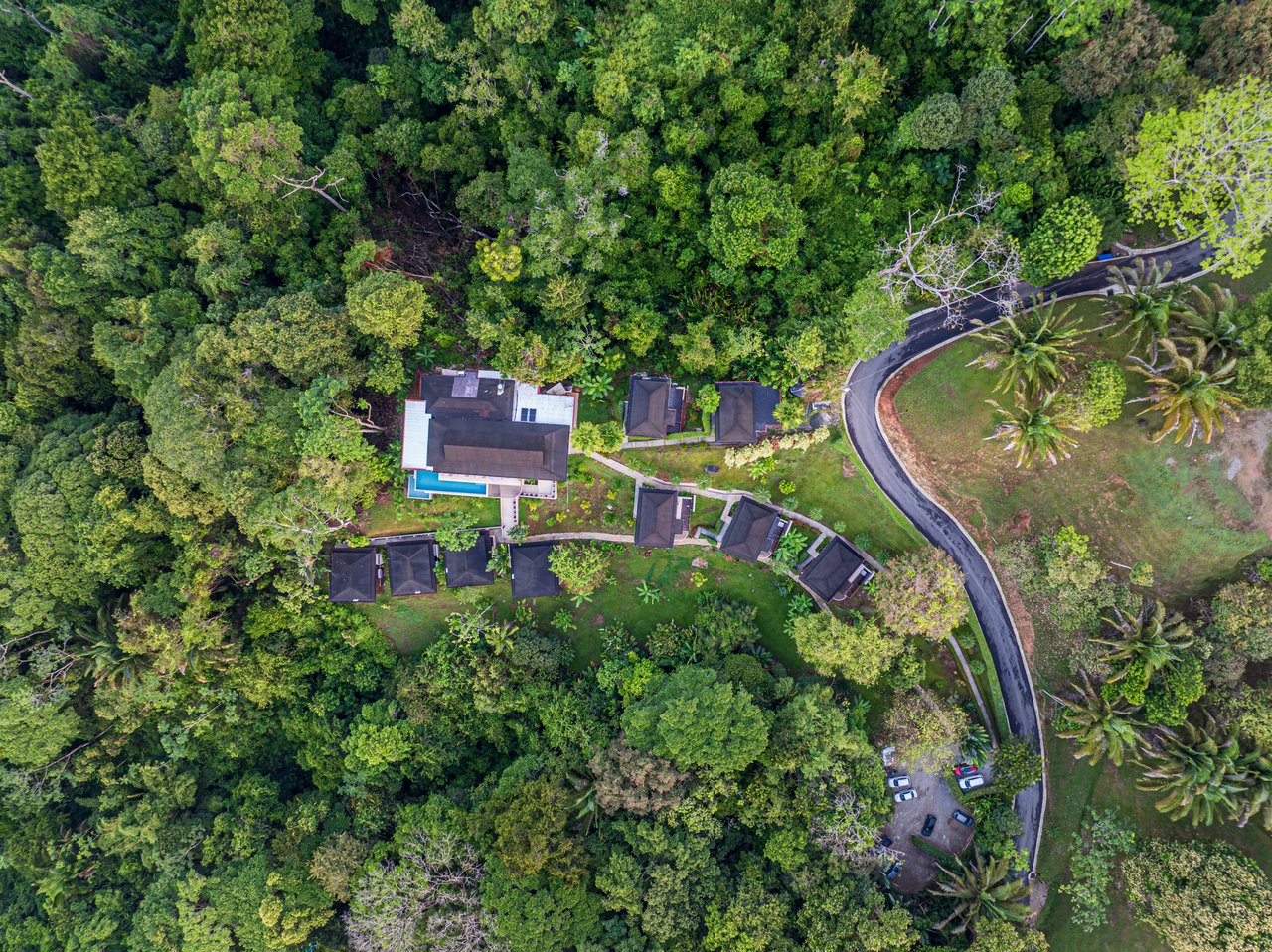 Luxury Hotel Boutique with Ocean Views | Walking distance to the beach | 13.2 Acres