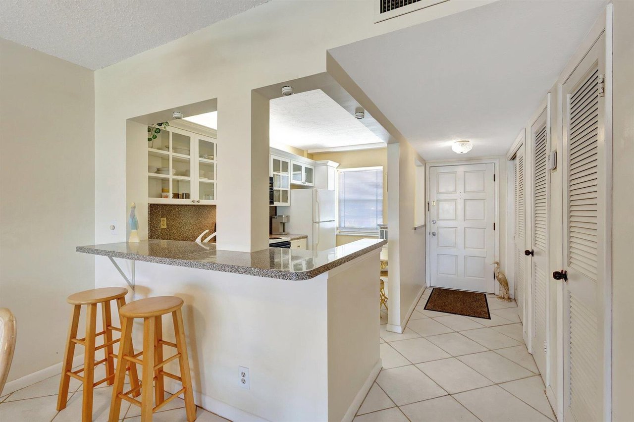 105 Paradise Harbour Boulevard #109