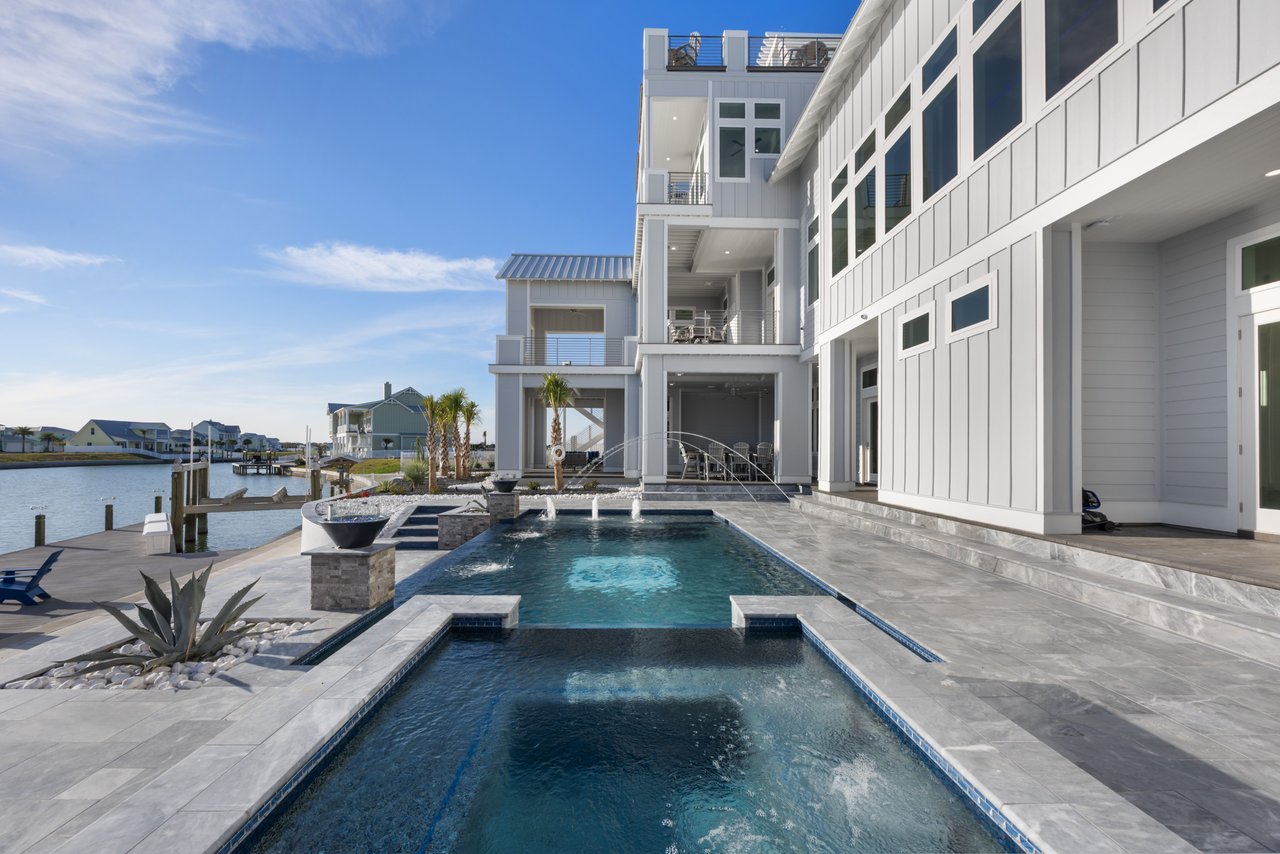 White Label - 305 Estes Drive