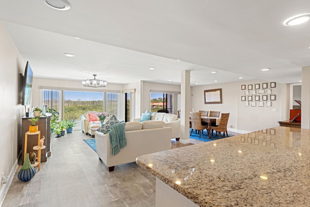 Upgraded 2-Bed Condo in Tarpon Springs with Scenic Views