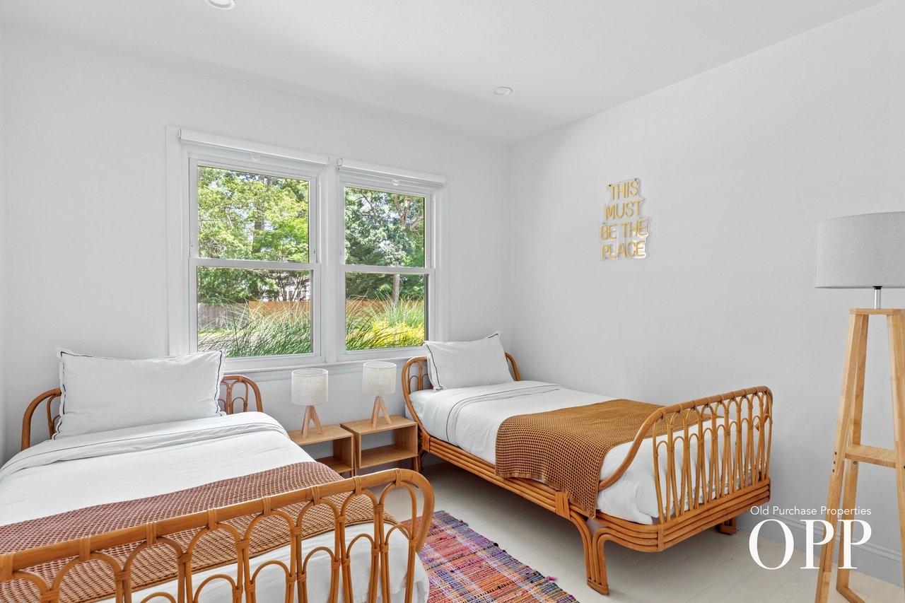 A BELLPORT VILLAGE RETREAT