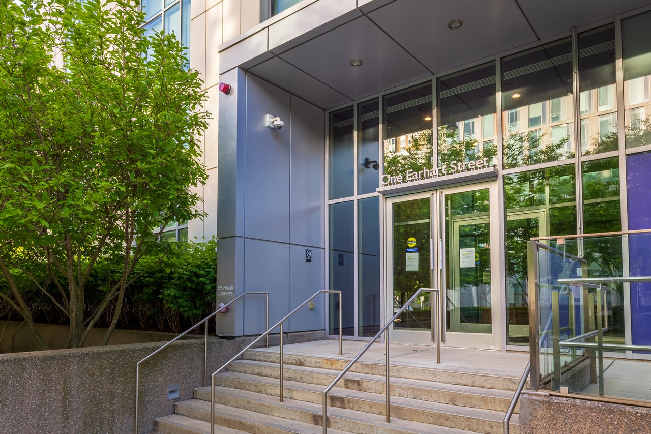 1 Earhart Street 322