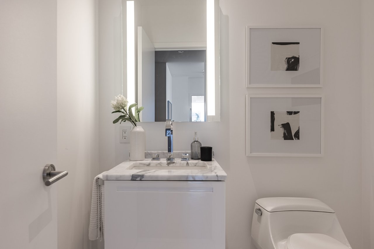 Suite 6104- 180 University Avenue