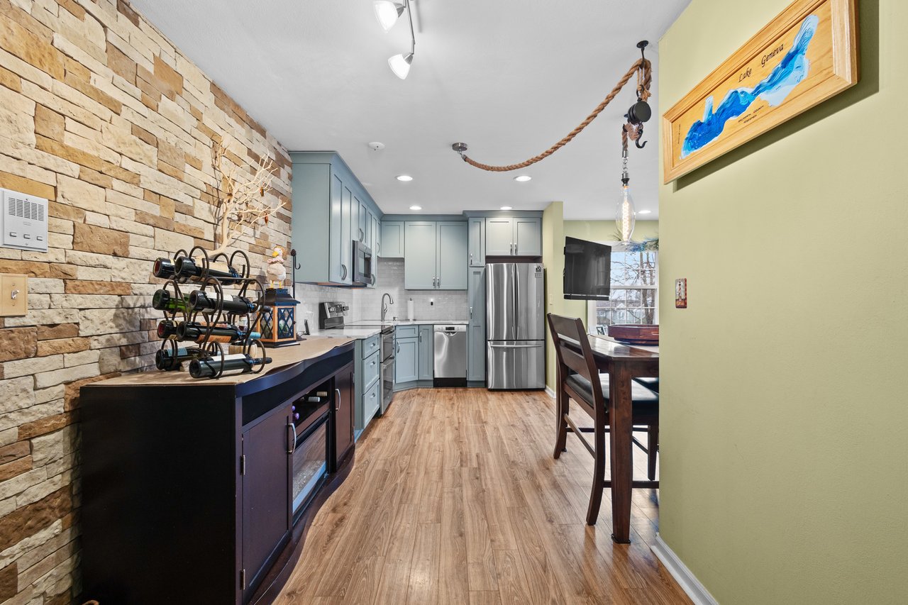 1305 W. Main St. Unit 202 Lake Geneva, WI 53147