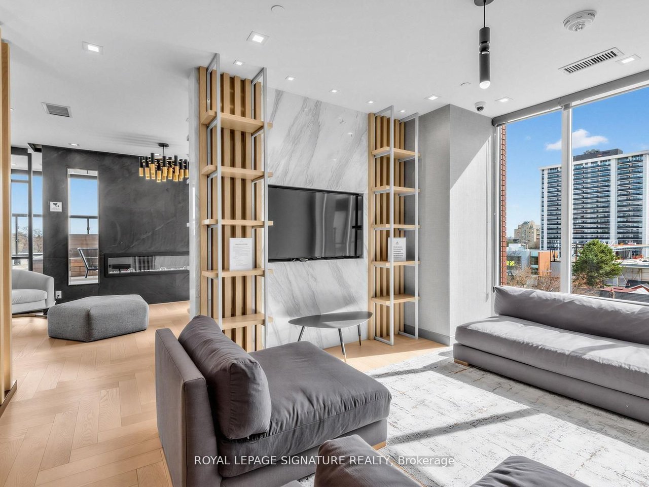 J. DAVIS HOUSE PENTHOUSE 