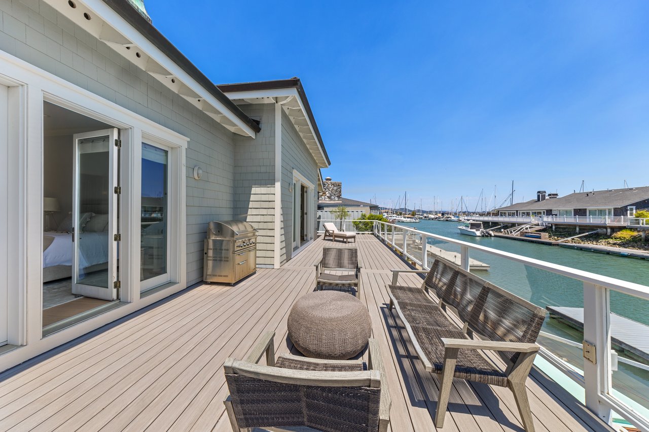 Updated Single-Level Waterfront Retreat