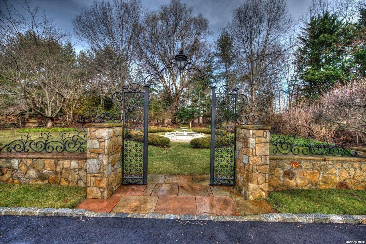 4 Mallard Dr
