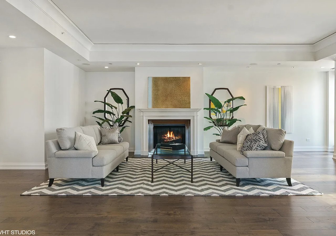 11 E Walton St APT 3201