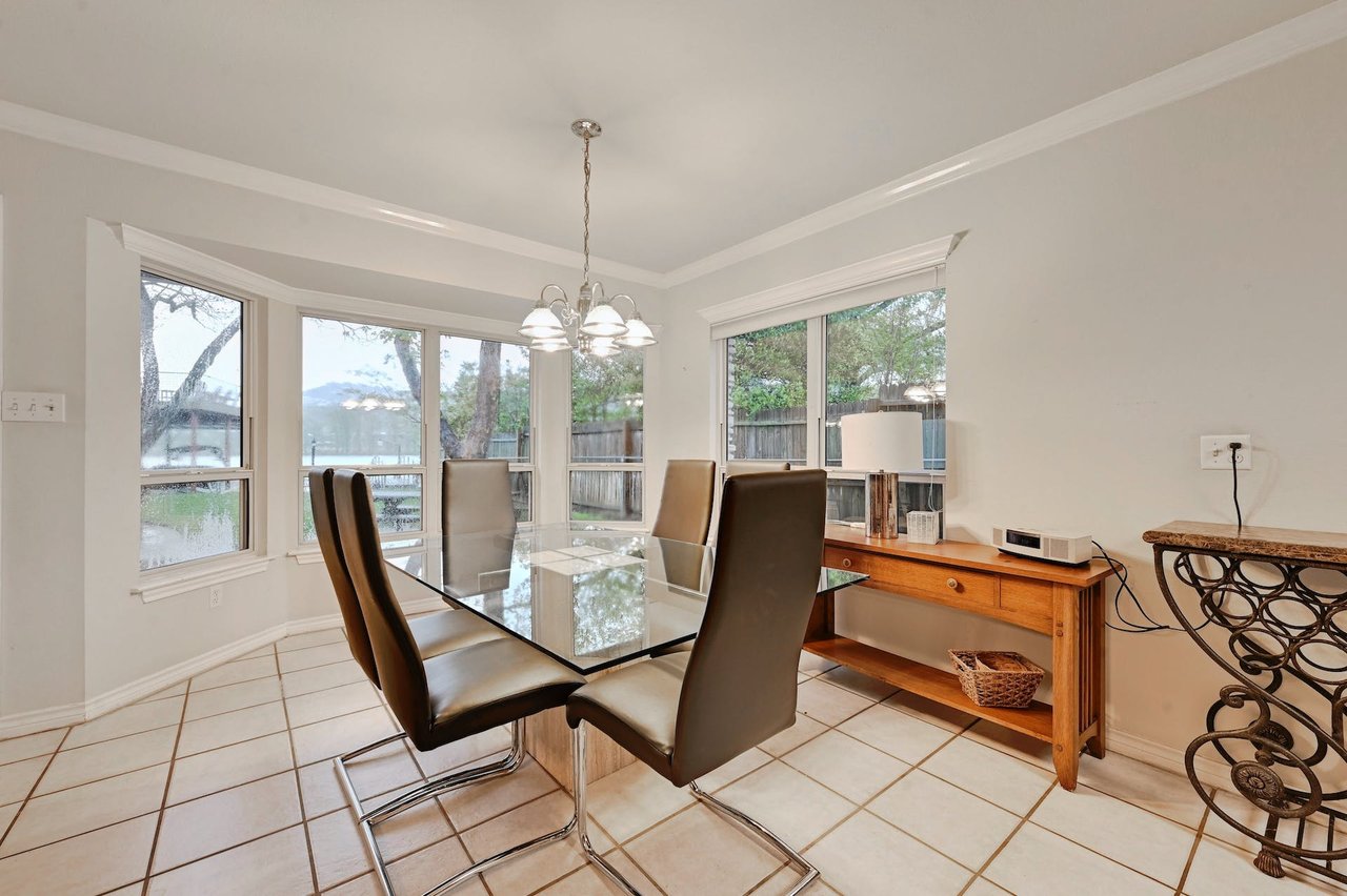 Westlake Waterfront Bungalow