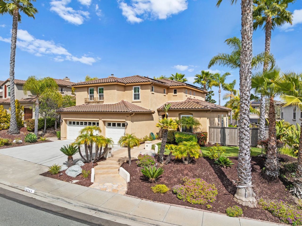 7824 Calle Pinabete