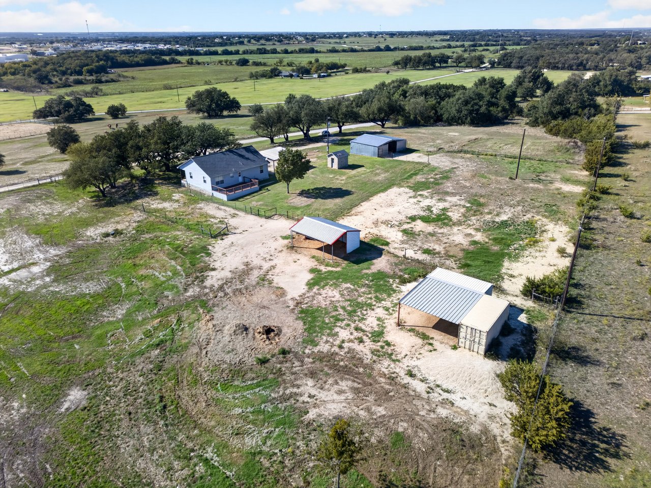 277 Private Road 1611