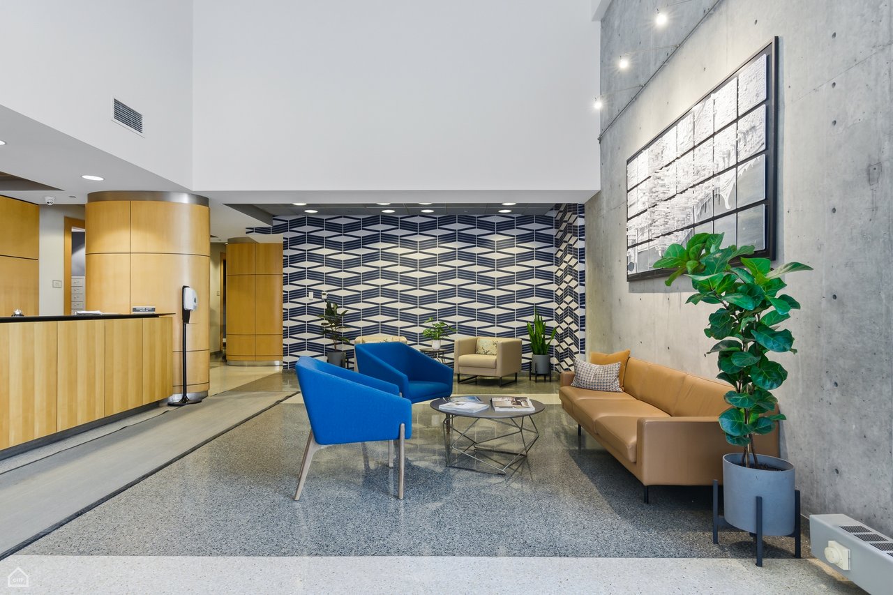 702 N Larabee Street unit 1206 