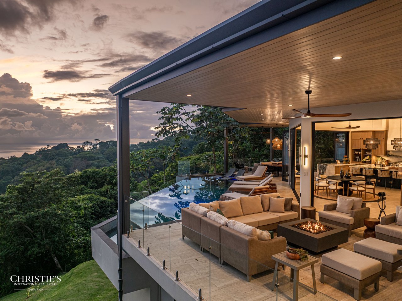 Luxury Estate in Escaleras — 5.5 Acres Majesty of Incredible Ocean Views 